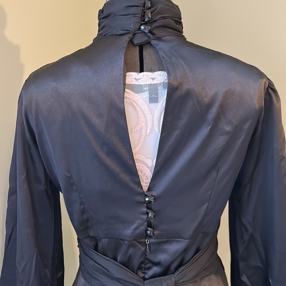 Svetlana size 8 & 4 high neck long sleeve sexy keyhole tuxedo tail ruching cuff - Picture 6 of 17